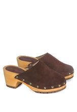 Load image into Gallery viewer, CEDRUS FINE SUEDE STUDDED CLOG MULES
