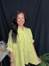 Load image into Gallery viewer, Green Tea Flower Top