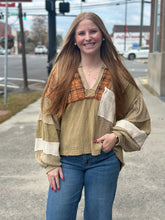 Load image into Gallery viewer, Beige/Taupe Mixed Fabric Top