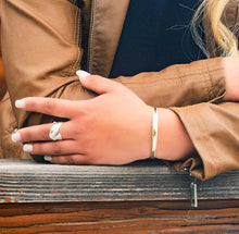 Load image into Gallery viewer, Simply Stunning Cuff