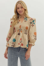 Load image into Gallery viewer, Cream Botanical Print Top
