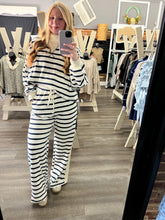 Load image into Gallery viewer, Navy/Cream Striped Oversized Set
