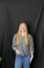Load image into Gallery viewer, Midnight Floral 3/4 Sleeve Top
