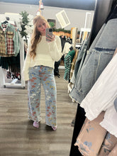 Load image into Gallery viewer, Floral Print Washed Pants
