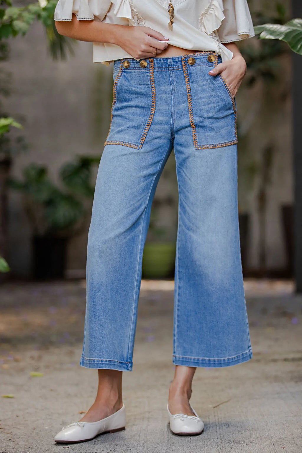 Whipstich Pocket Cropped Pants