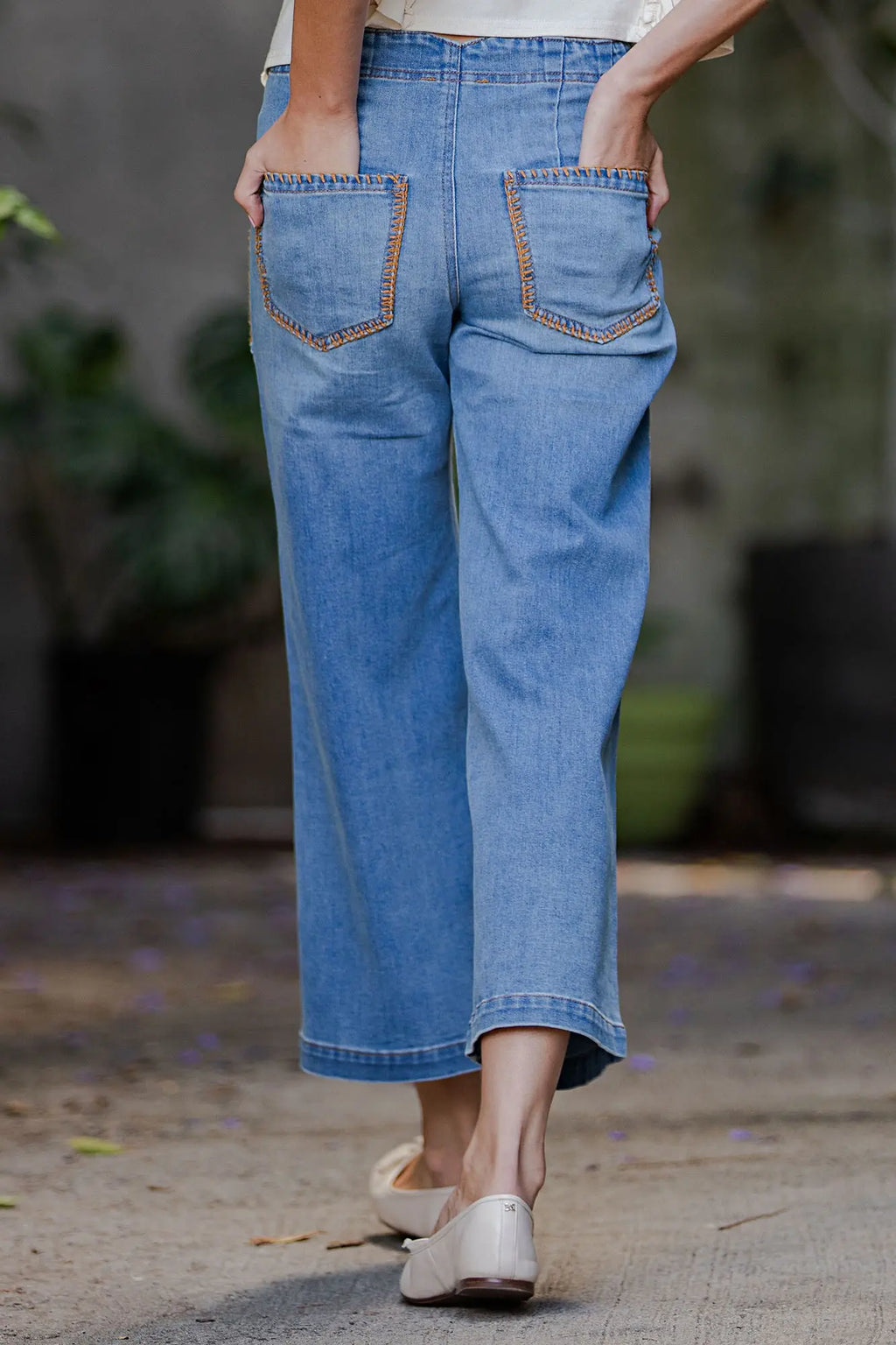 Whipstich Pocket Cropped Pants