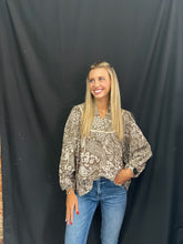 Load image into Gallery viewer, Brown Abstract Print Textured Fabric Top
