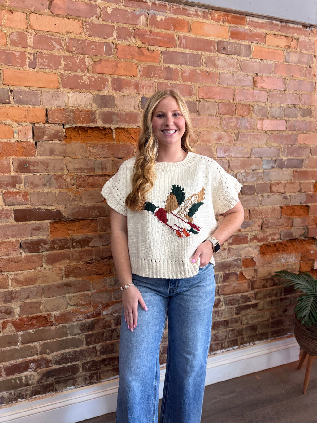 Duck Graphic Short Sleeve Sweater
