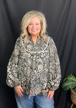 Load image into Gallery viewer, Curvy Black Paisley Top
