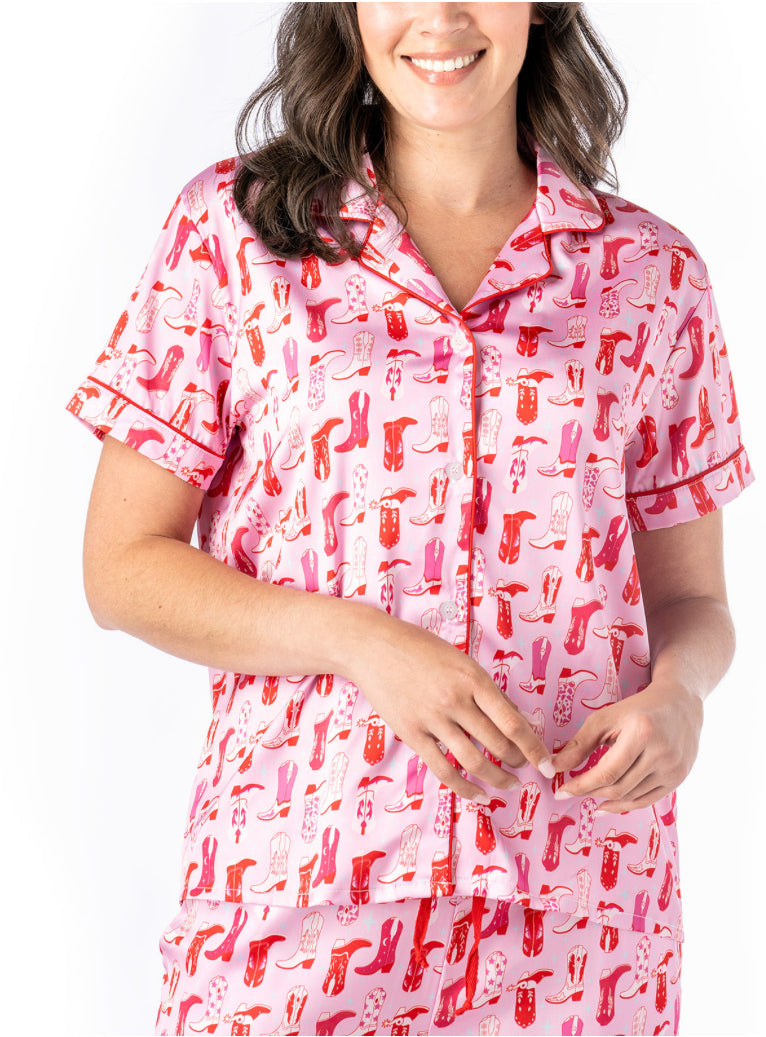 Boot print pajama top