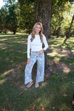 Load image into Gallery viewer, Floral Print Washed Pants
