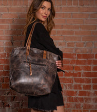 Load image into Gallery viewer, Bed Stu Barra II Black Lux Pocketbook
