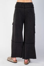 Load image into Gallery viewer, Black Cargo Pants
