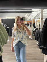 Load image into Gallery viewer, Blue Mix Print Top
