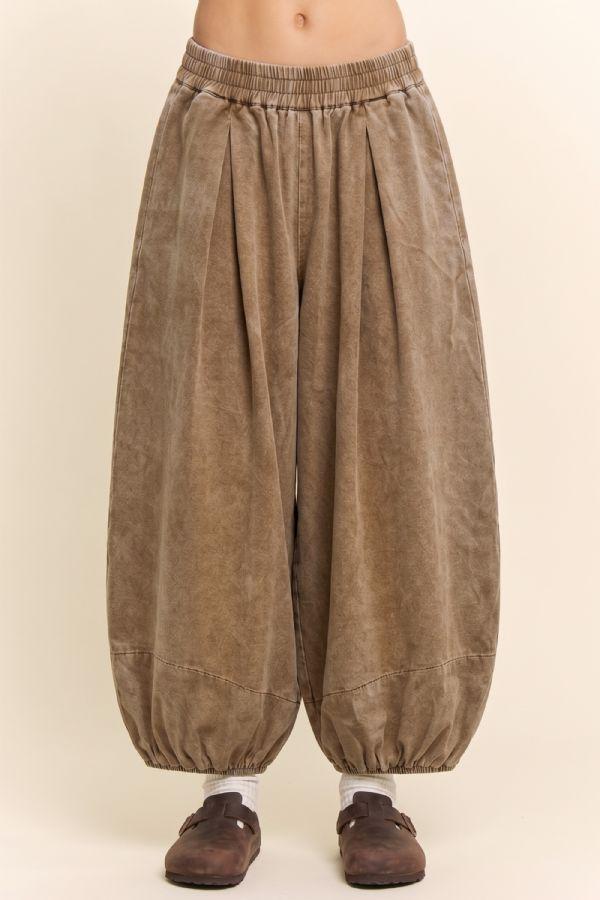 Mocha Mousse Pleated Balloon Pants